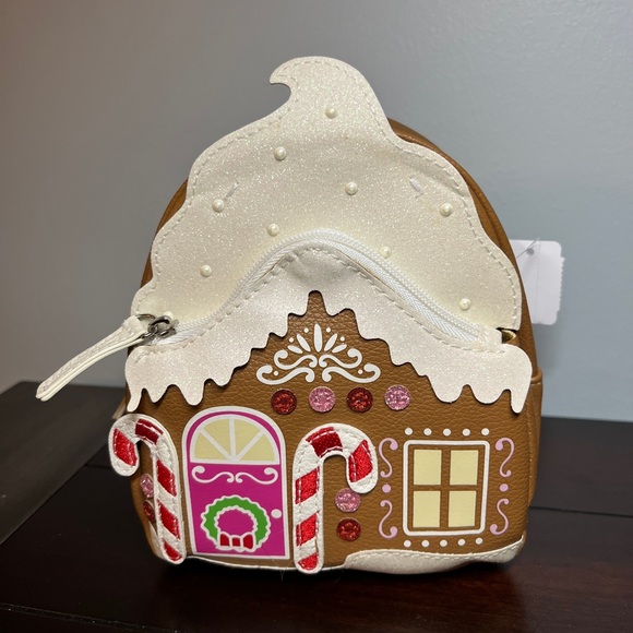 Bath and Body Works Holiday 2023 Gingerbread House Cosmetic backpack New w/Tags! - Picture 1 of 9